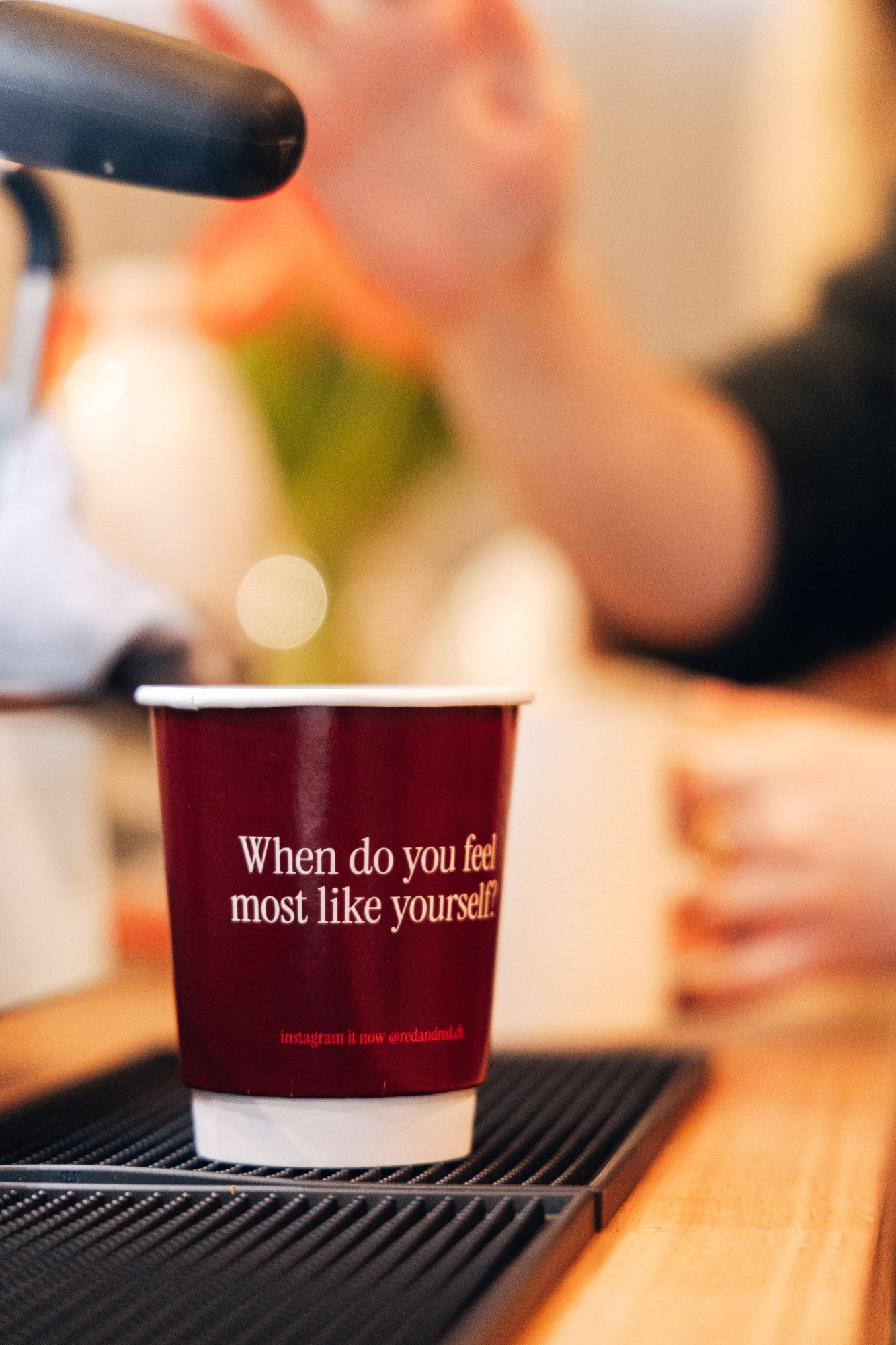 Red and Red studio ambiance Geneva